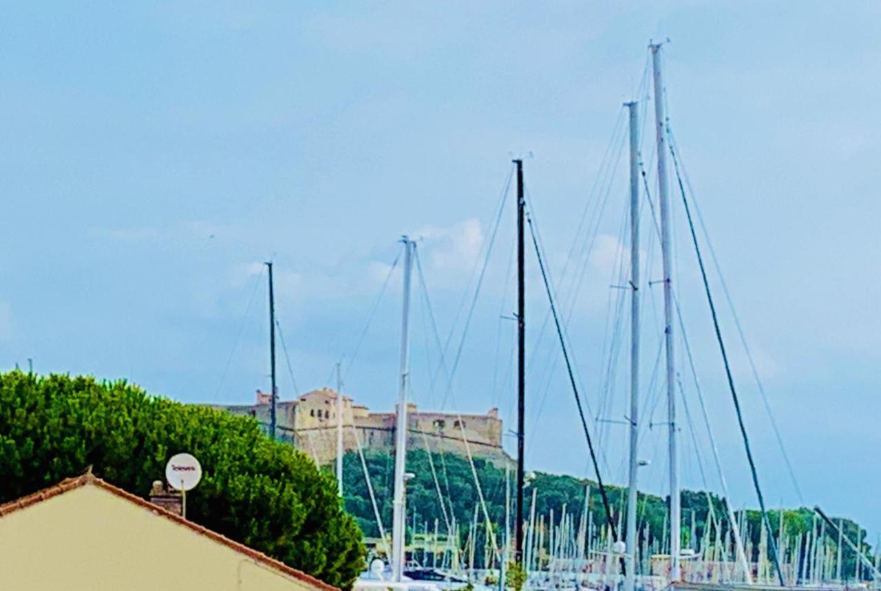 Neuf Vieil Apartment
